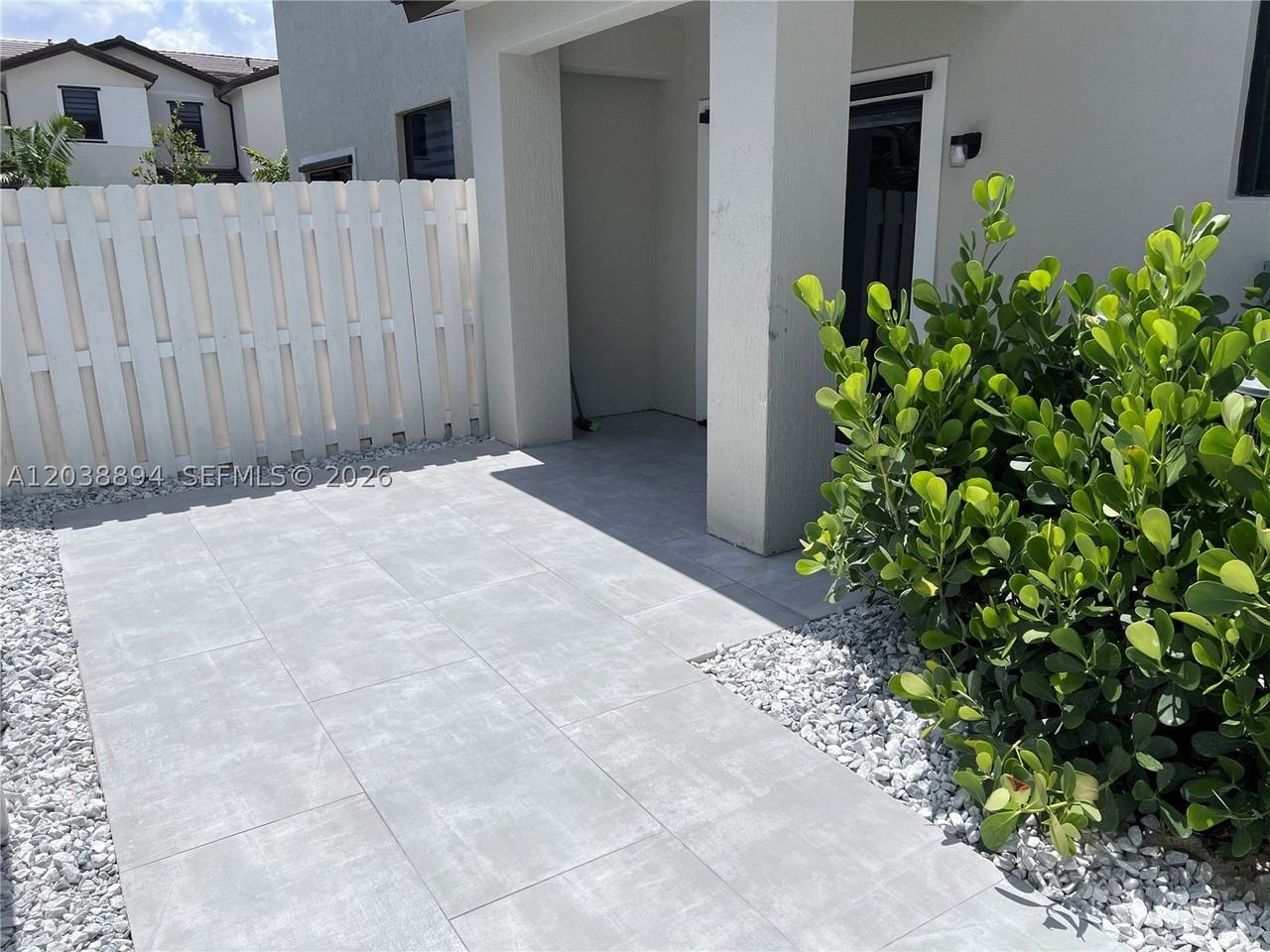15925 Sw 2 St - Photo 5 of 24