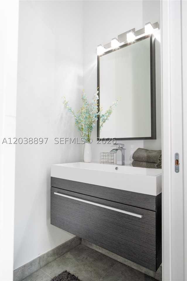 3461 Sw 25th St #B - Photo 6 of 23