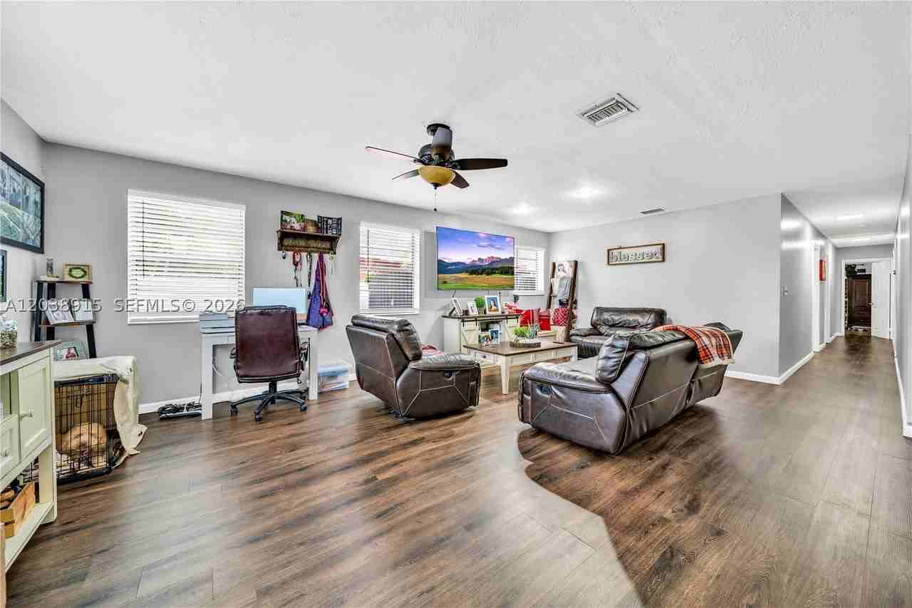 875 E 29th St #1 - Photo 2 of 38