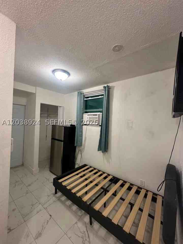 655 Nw 2nd St #A - Photo 2 of 13