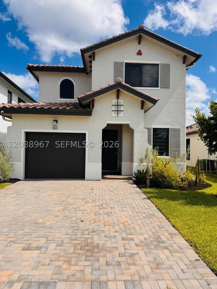 5811 Cassidy Ln