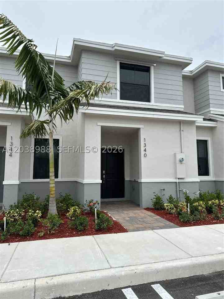 1340 Ne 3rd Ave #1340