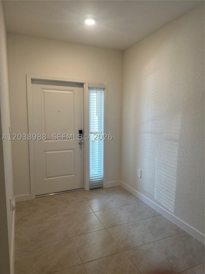 1340 Ne 3rd Ave #1340 - Photo 7 of 25