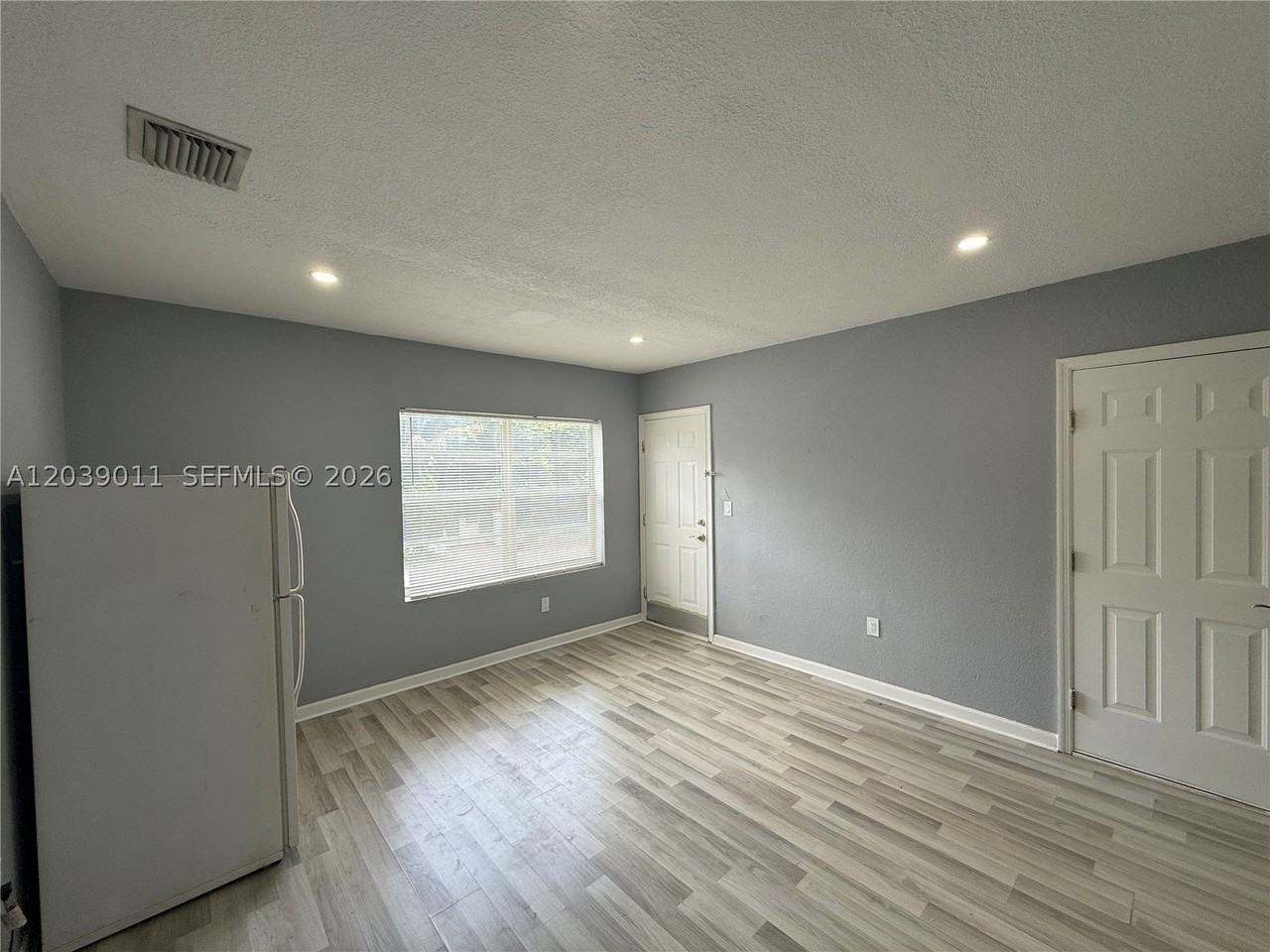 426 Ne 77th Street Rd #4 - Photo 6 of 20