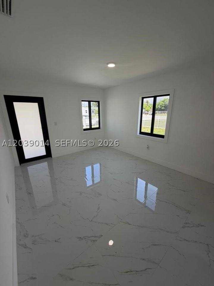 1861 Nw 163rd St - Photo 2 of 13