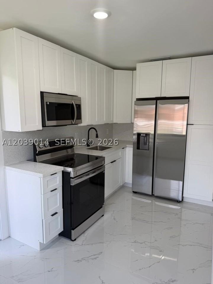 1861 Nw 163rd St - Photo 3 of 13