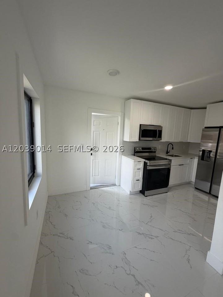1861 Nw 163rd St - Photo 4 of 13