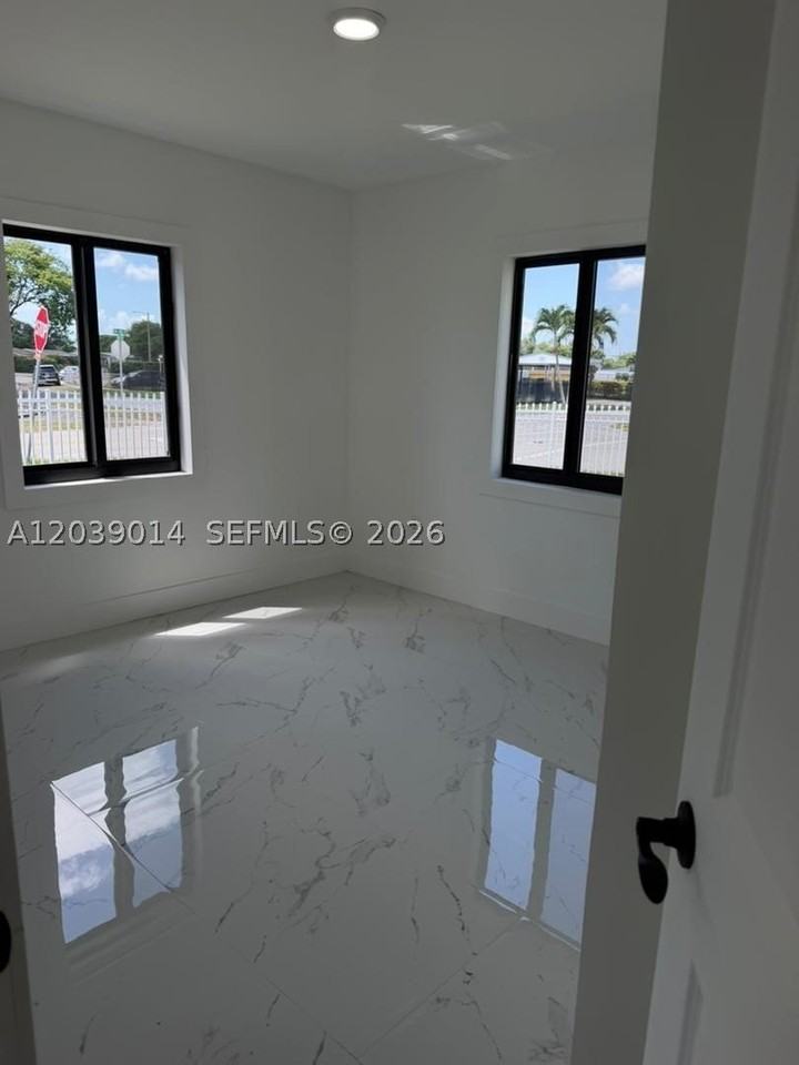 1861 Nw 163rd St - Photo 7 of 13