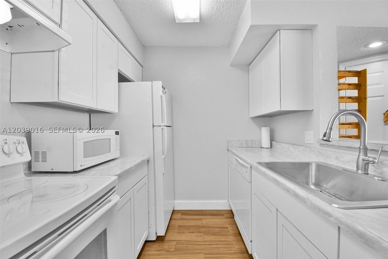 2866 S University Dr #5105 - Photo 6 of 35