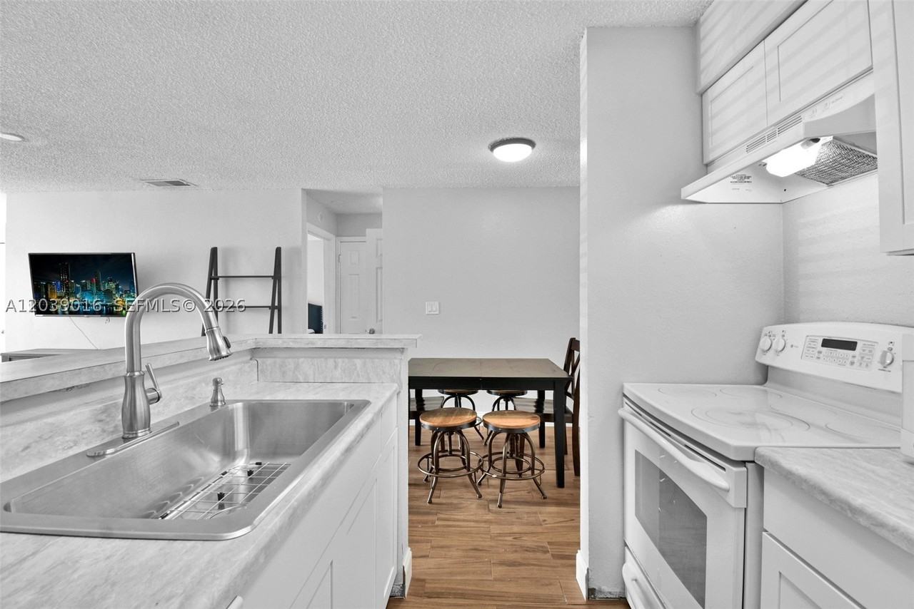 2866 S University Dr #5105 - Photo 7 of 35