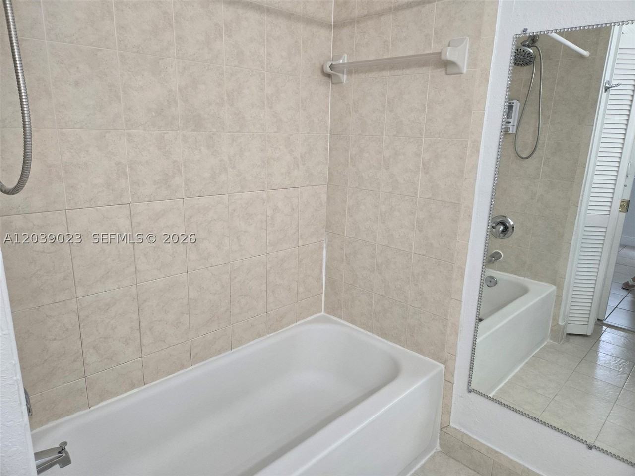 1539 Se 27th St #107 - Photo 7 of 14