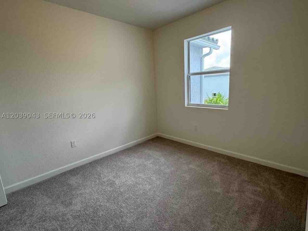 18402 Sw 2nd St - Photo 4 of 14