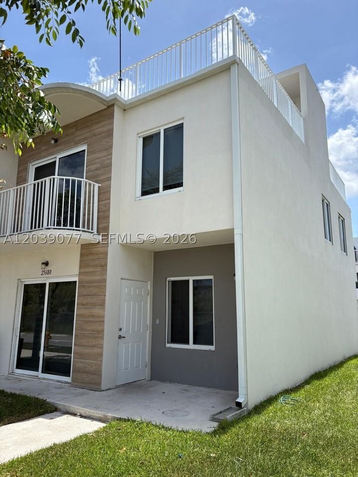 25680 Sw 143rd Path - Photo 2 of 27