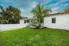 1029 Ne 113th St #SOUTH - Photo 1 of 1