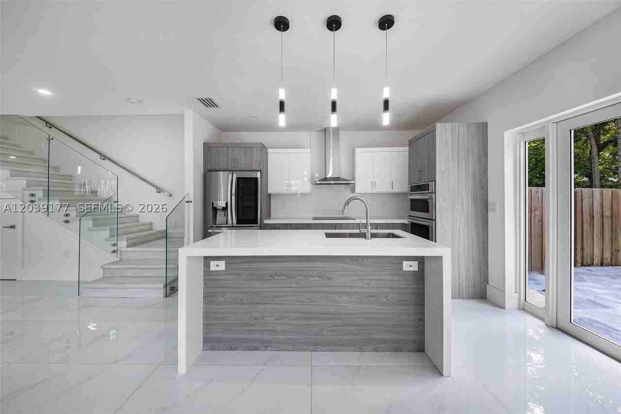 3142 Carter St #3142 - Photo 3 of 32