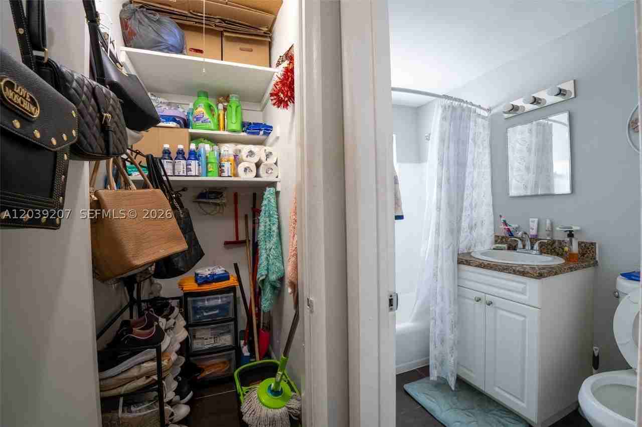 521 Ne 82nd Ter #3 - Photo 6 of 11