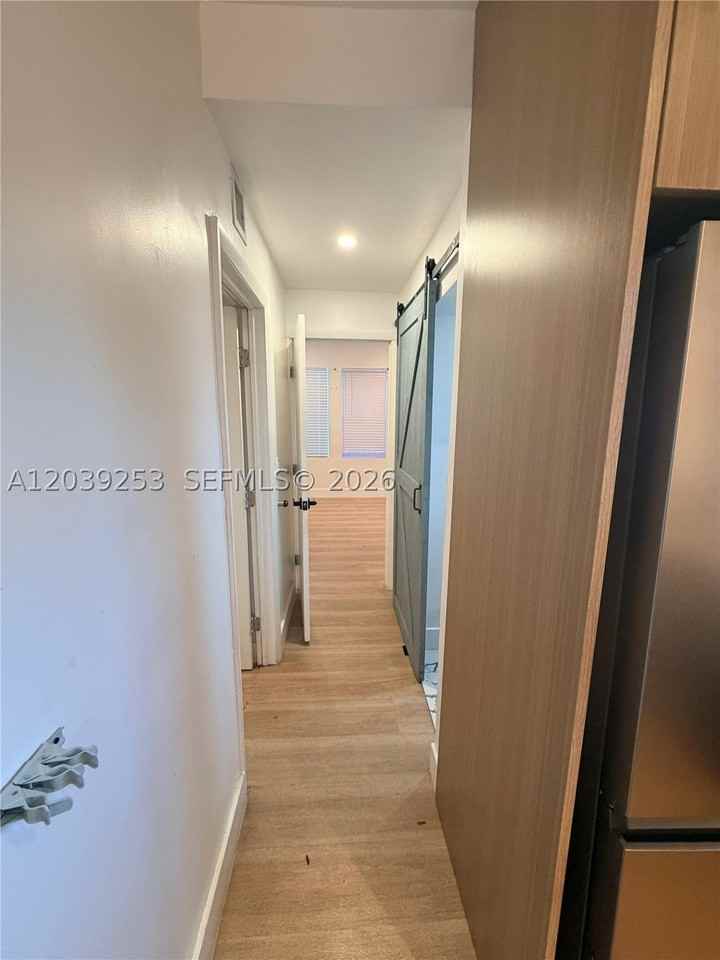453 Nw 25th Ct #1 - Photo 5 of 12