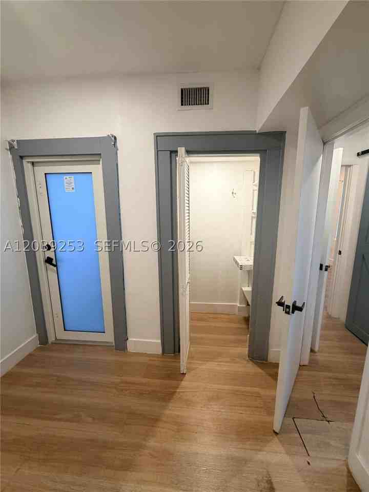 453 Nw 25th Ct #1 - Photo 6 of 12