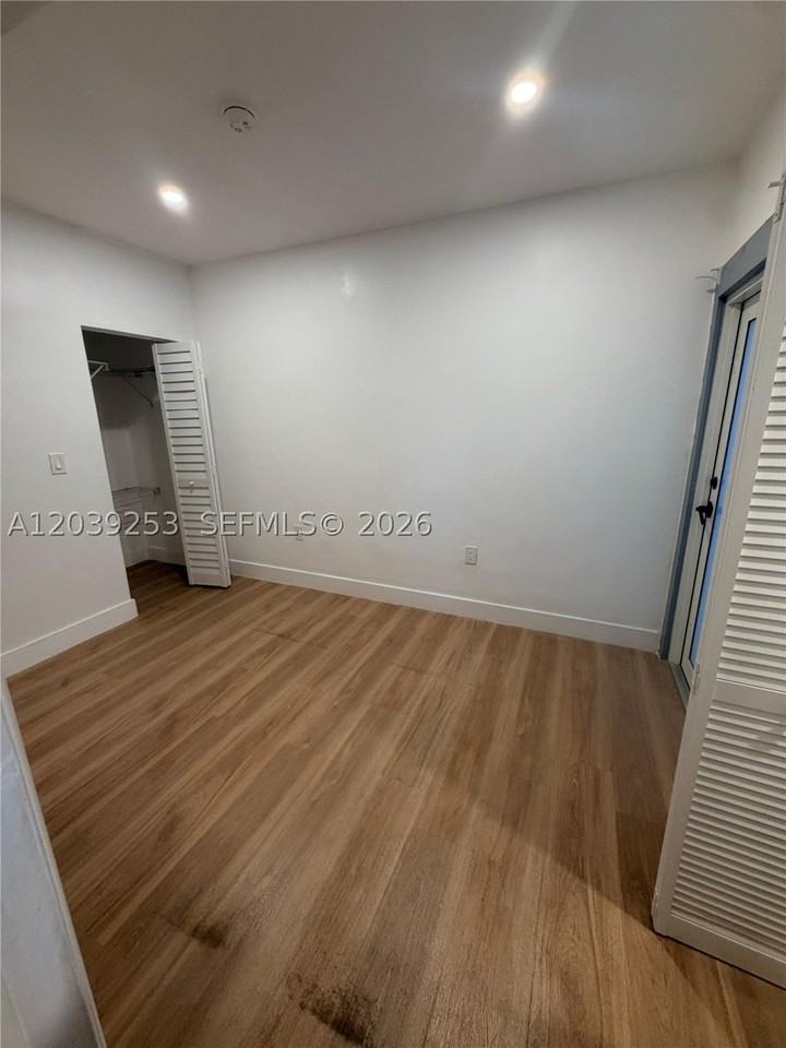 453 Nw 25th Ct #1 - Photo 7 of 12