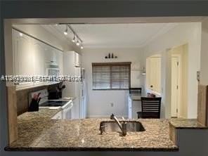 4000 Crystal Lake Dr #111 - Photo 5 of 21