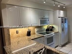 4000 Crystal Lake Dr #111 - Photo 6 of 21