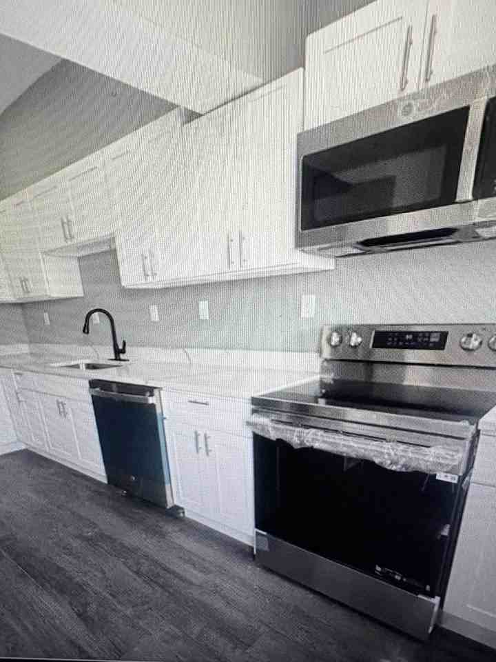 2811 E Preston St - Photo 4 of 7