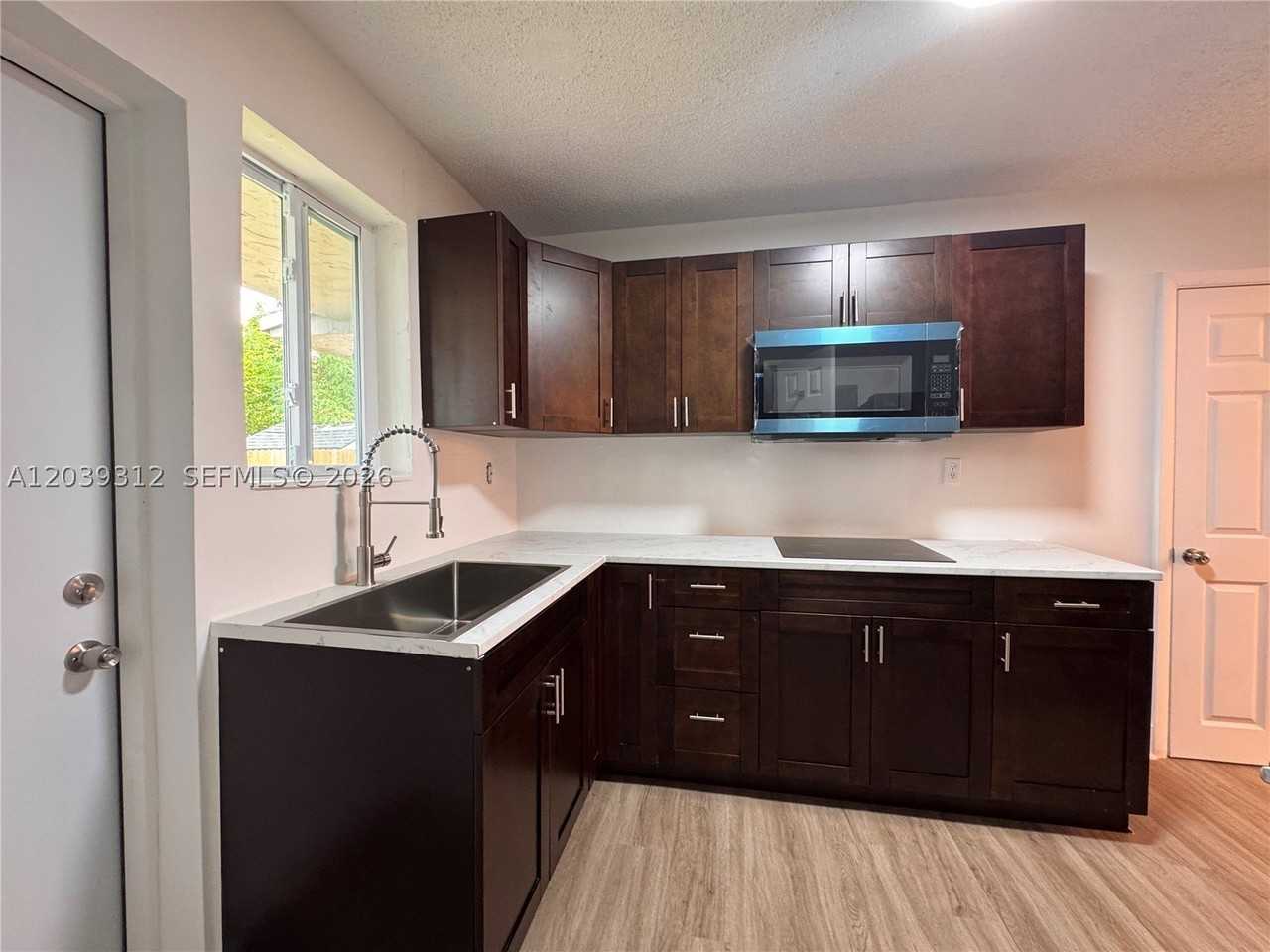 3632 Sw 87th Ave - Photo 4 of 13