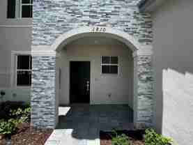1810 Se 26th Ter #1810 - Photo 1 of 1