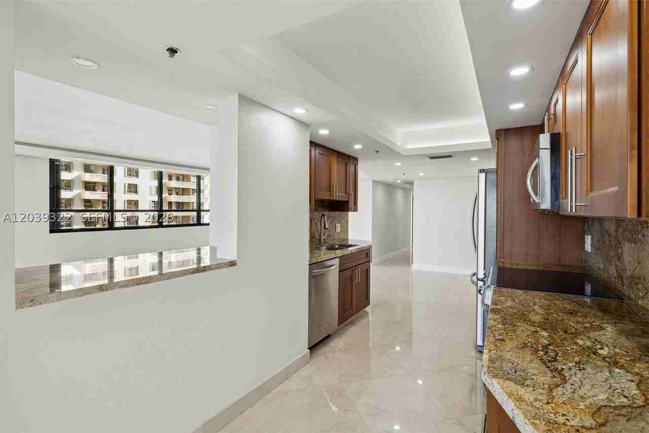 10175 Collins Ave #907 - Photo 6 of 32