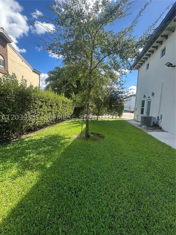6410 Sw 139th Avenue Rd #203 - Photo 3 of 14