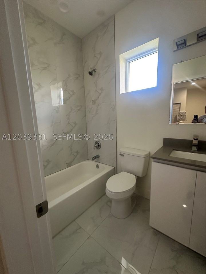 6410 Sw 139th Avenue Rd #203 - Photo 7 of 14