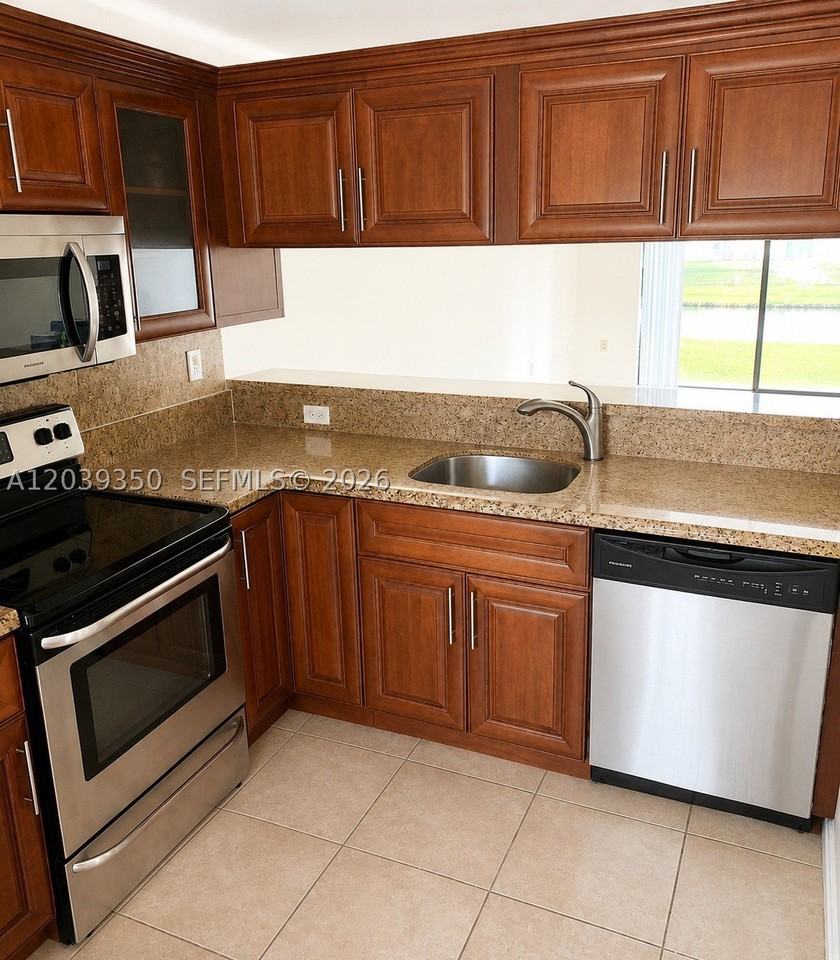 9953 Nob Hill Pl #9953 - Photo 4 of 5
