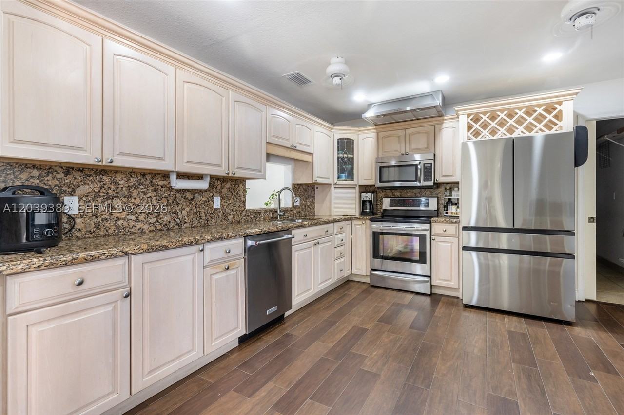 19323 Carolina Cir