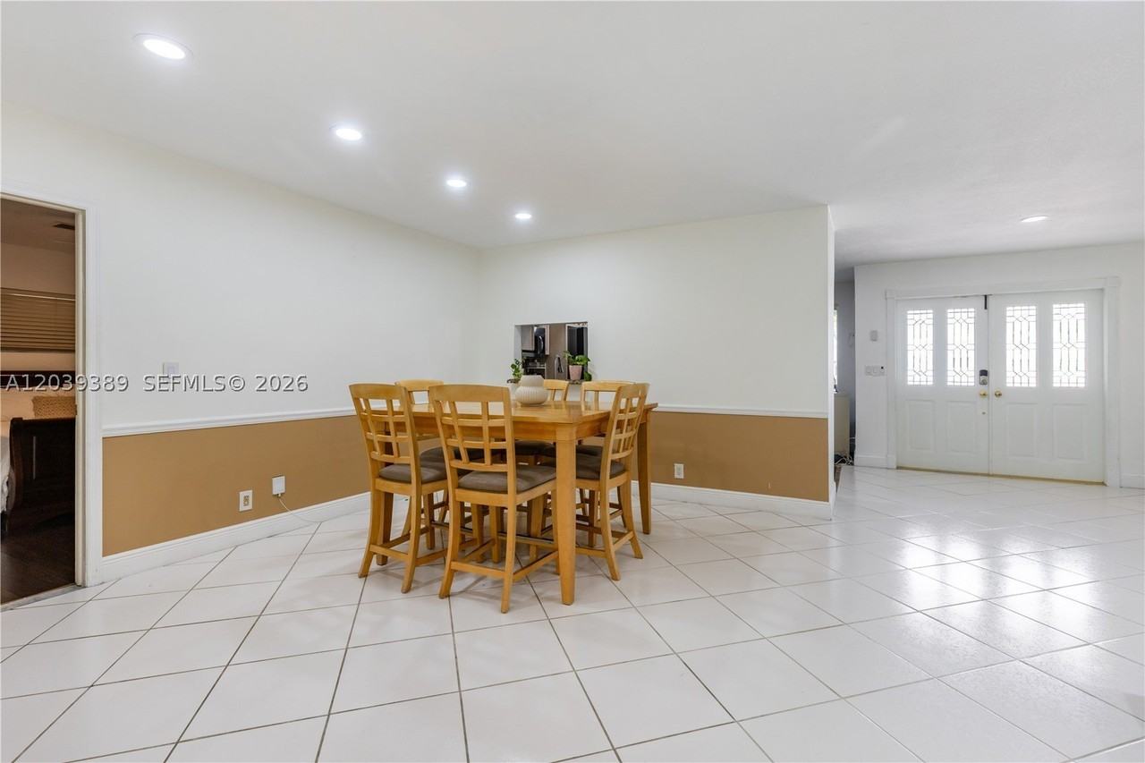 19323 Carolina Cir - Photo 7 of 29