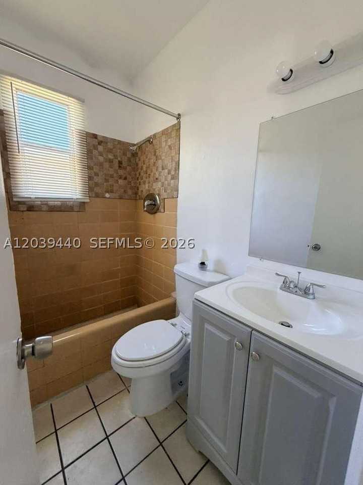 1844 Taft St #1-5 - Photo 3 of 5