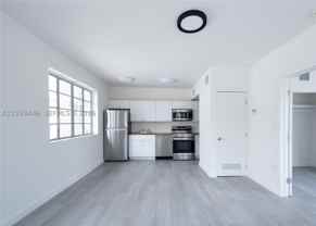 423 Ne 71st St #4 - Photo 1 of 1