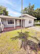 204 Nw 28th Ave #FRONT - Photo 1 of 1