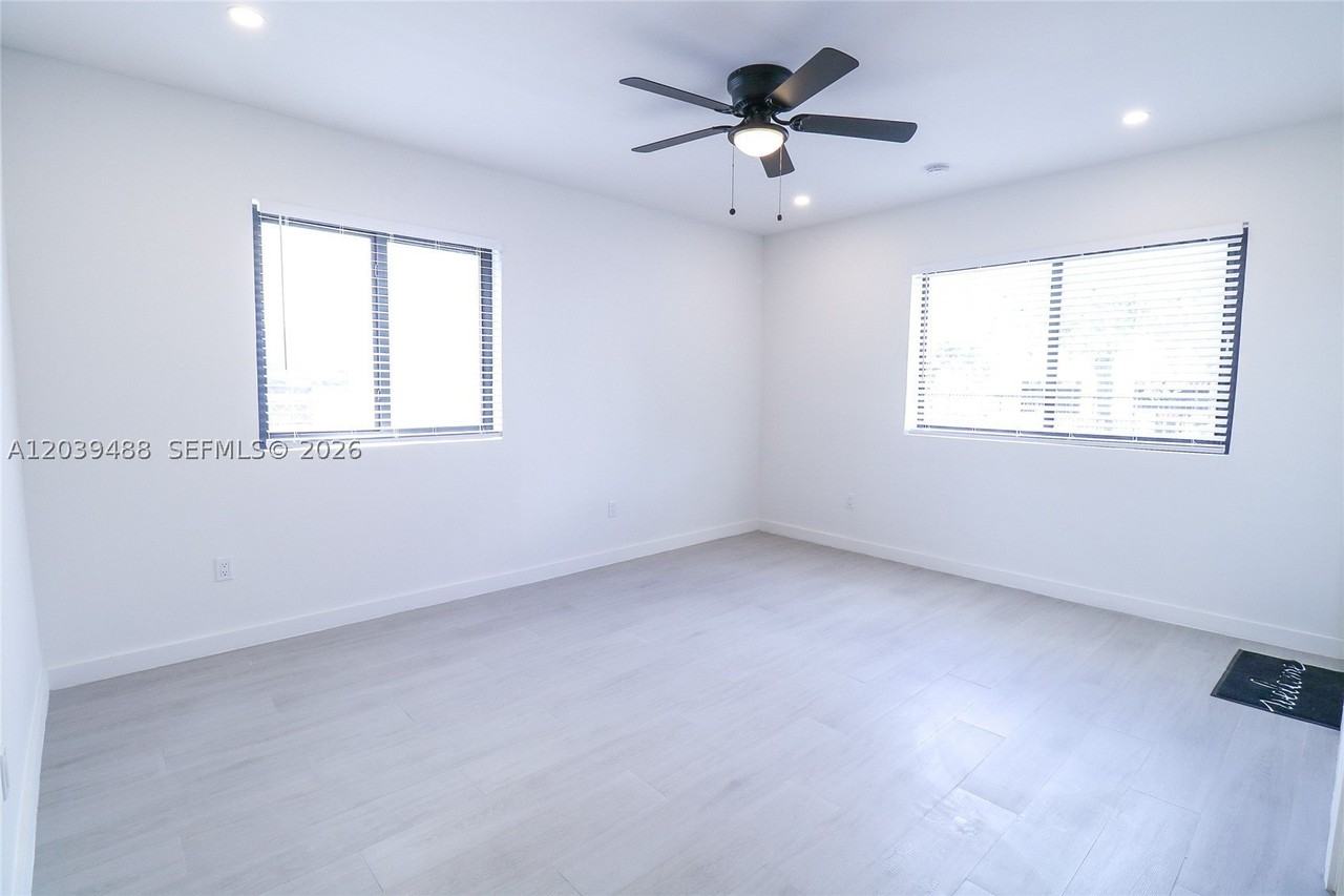 221 Sw 11th Ave #2