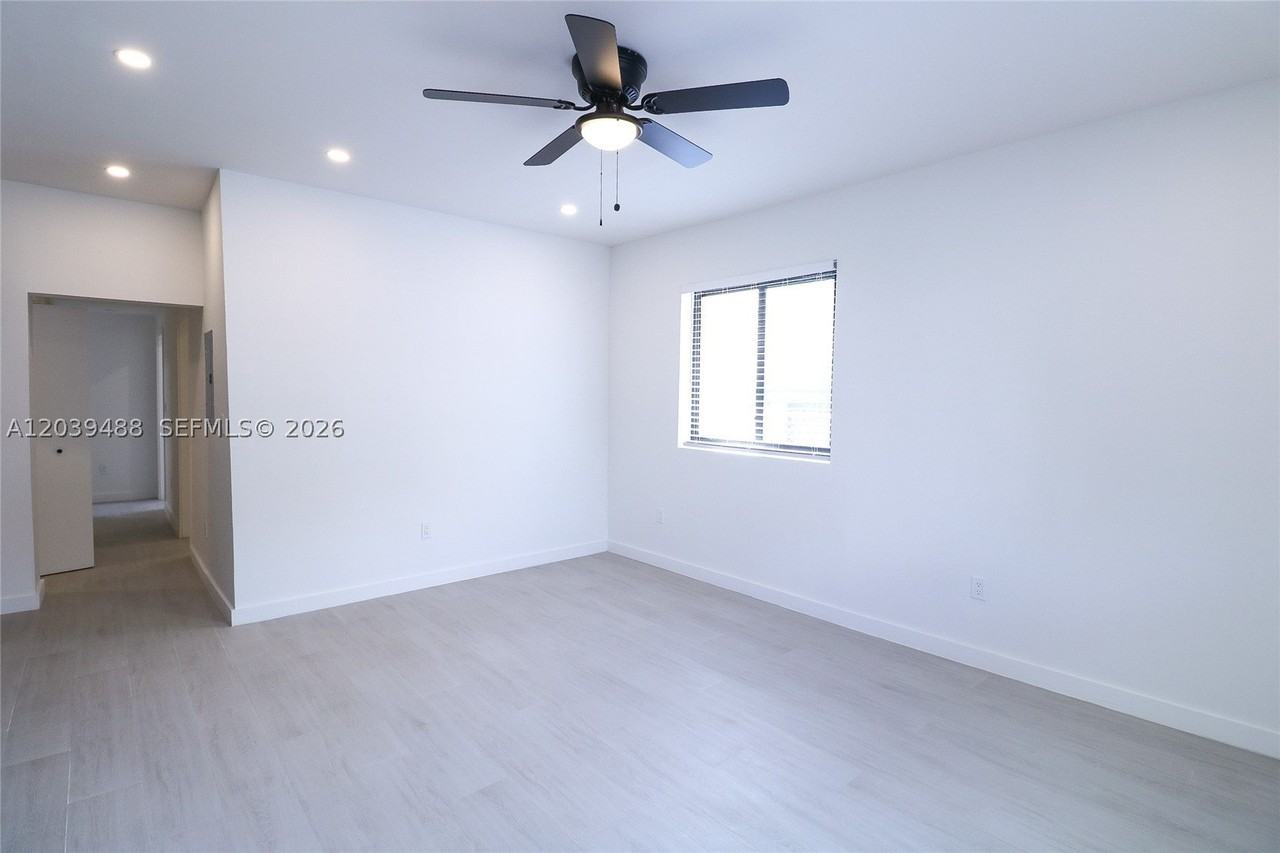221 Sw 11th Ave #2 - Photo 2 of 16