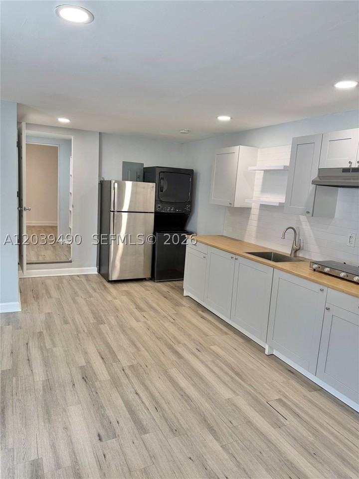 227 Sw 26th Rd #REAR - Photo 4 of 26