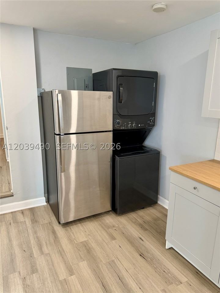 227 Sw 26th Rd #REAR - Photo 7 of 26
