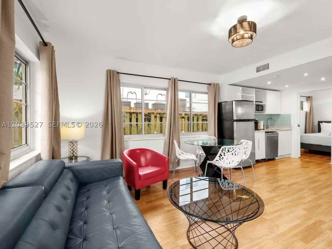 1034 Michigan Ave #E - Photo 3 of 17