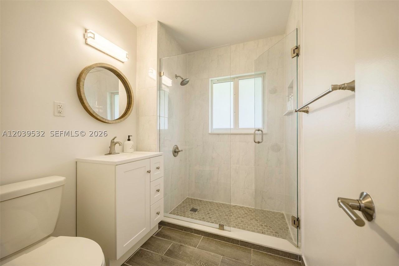 7840 Sw 71st Ave - Photo 6 of 25