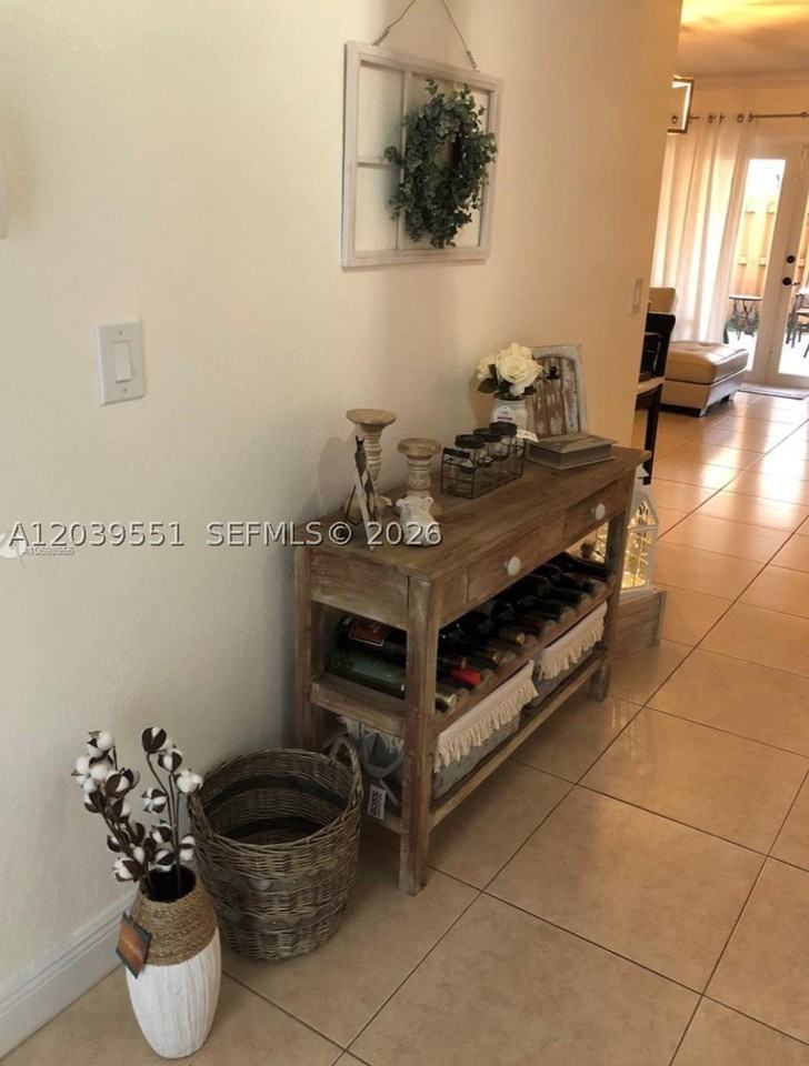 14005 Sw 67th Ter - Photo 4 of 23