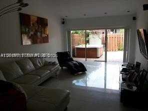 546 Ne 199th Ln #4W - Photo 2 of 24