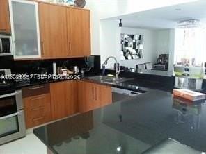 546 Ne 199th Ln #4W - Photo 5 of 24