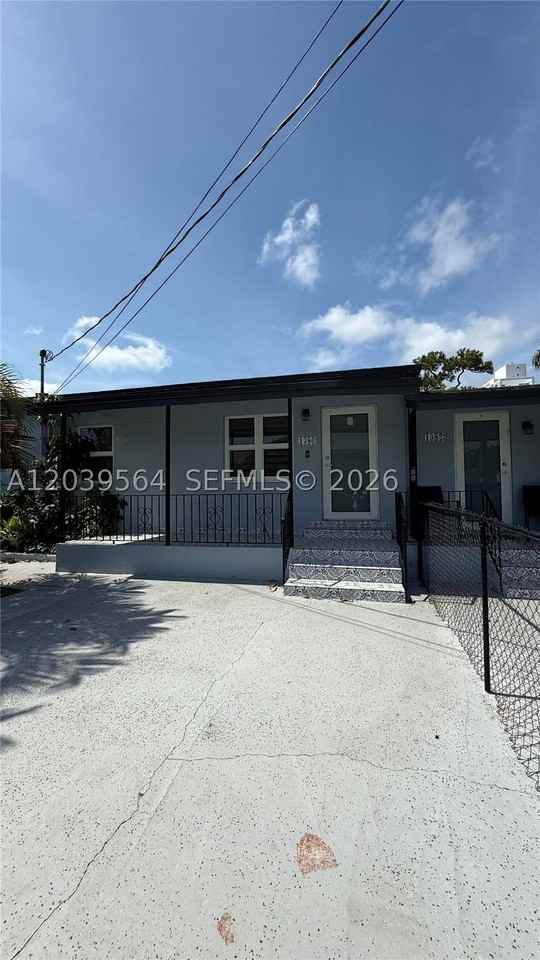 1380 Sw 20th St #1380 - Photo 2 of 43