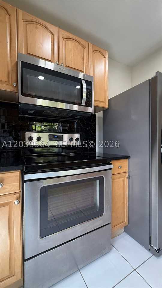 1380 Sw 20th St #1380 - Photo 5 of 43