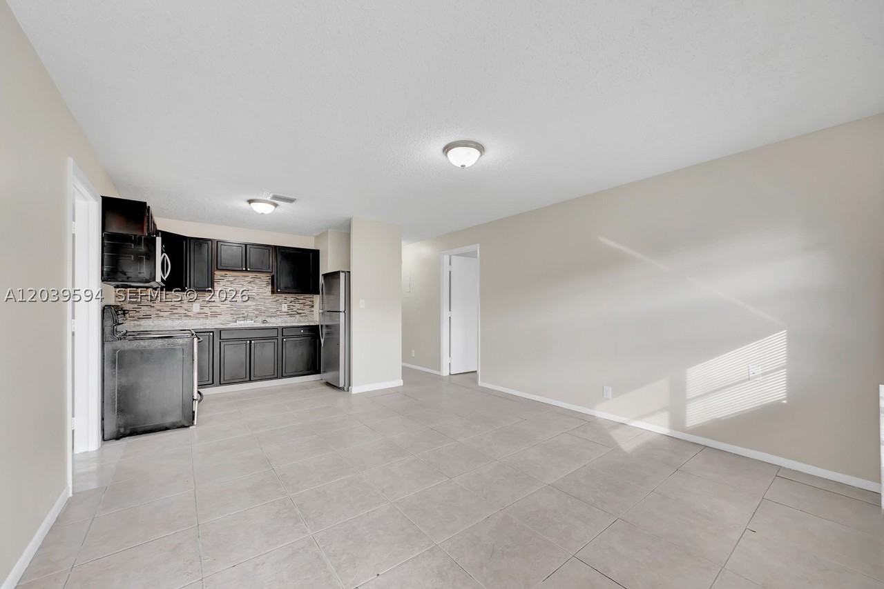 2610 Riverland Dr #A - Photo 3 of 21