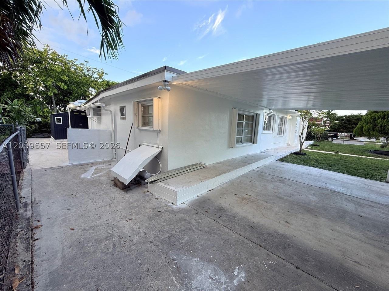561 W 39th St #NA - Photo 7 of 50